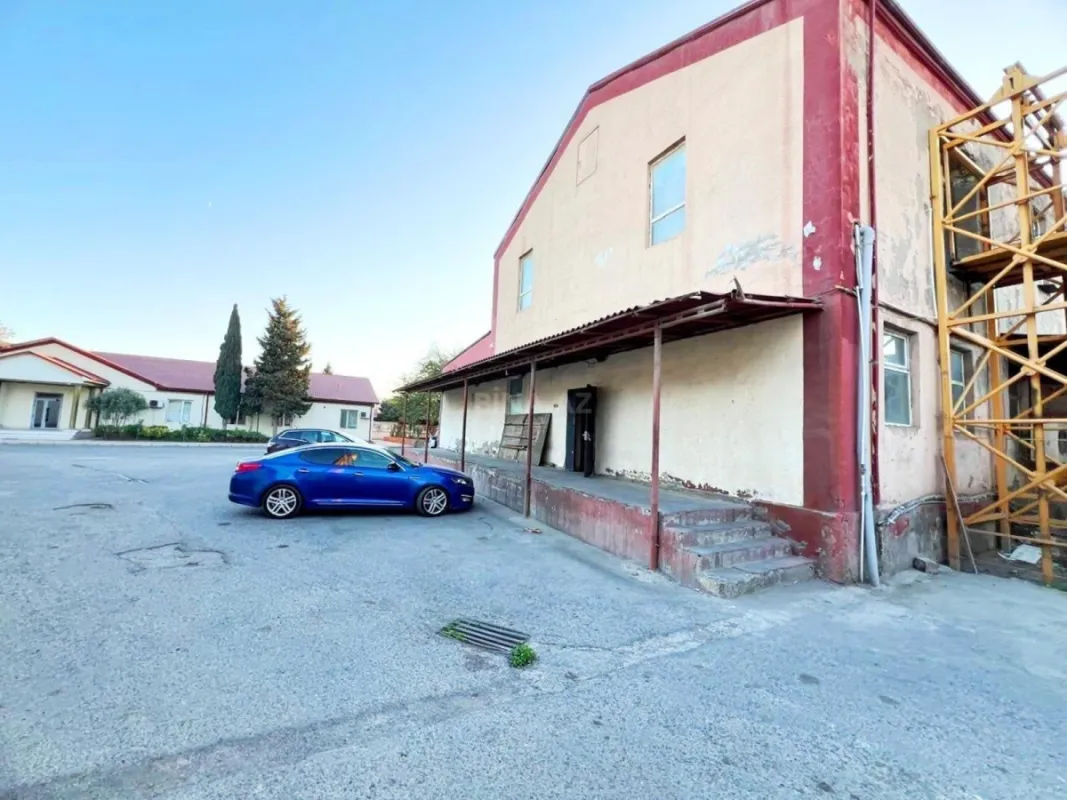 Kirayə verilir obyekt 215 m²