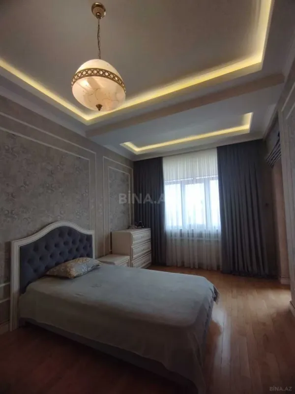 Satılır 5 otaqlı mənzil 256 m²