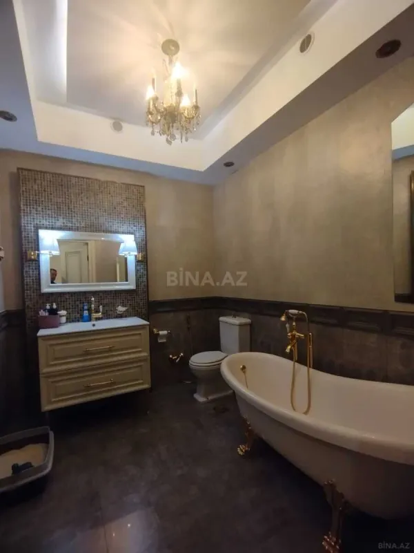 Satılır 5 otaqlı mənzil 256 m²