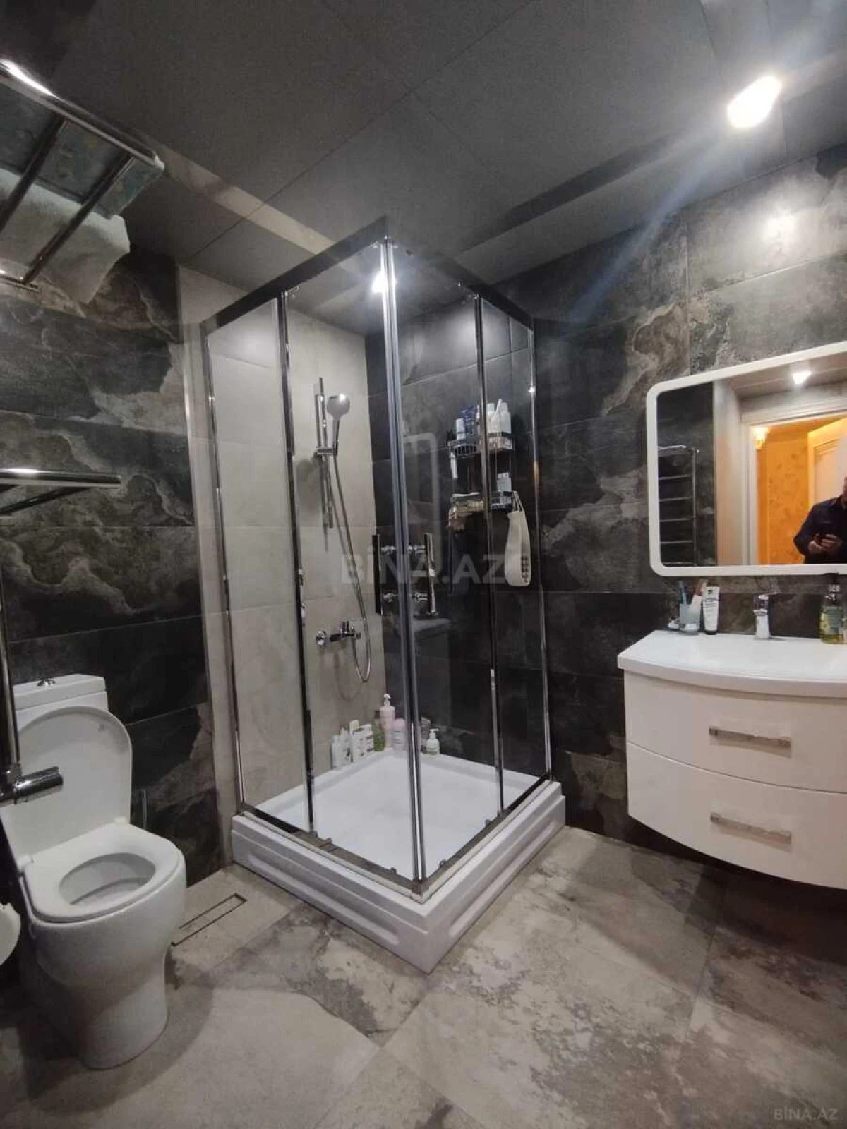 Satılır 5 otaqlı mənzil 256 m²