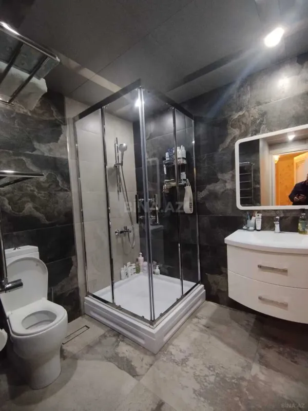 Satılır 5 otaqlı mənzil 256 m²