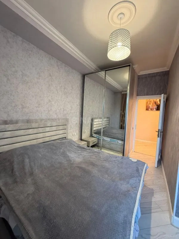 Kirayə verilir 2 otaqlı mənzil 60 m²