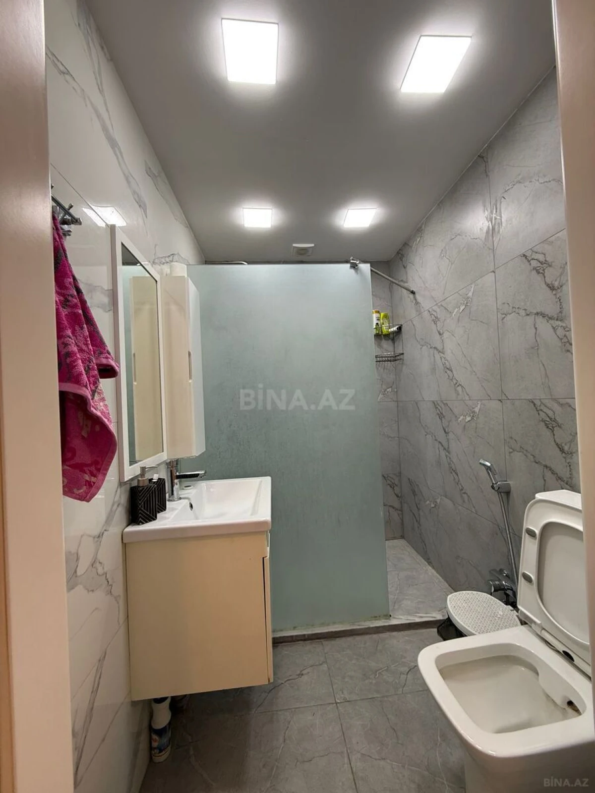 Kirayə verilir 2 otaqlı mənzil 60 m²