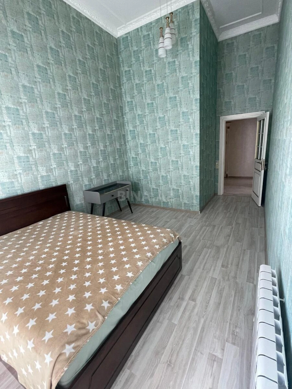 Satılır 3 otaqlı mənzil 126 m²