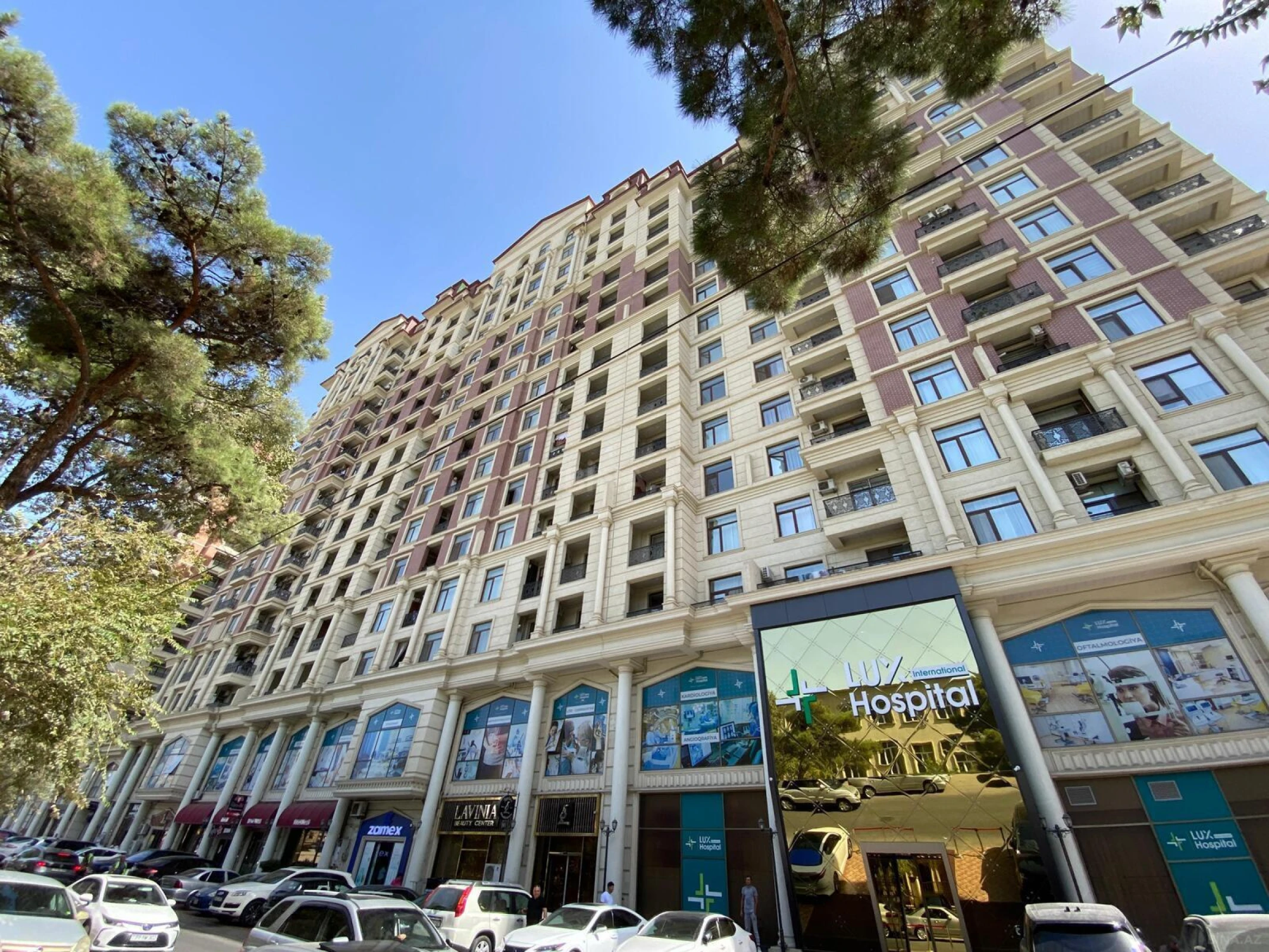 Satılır 3 otaqlı mənzil 126 m²