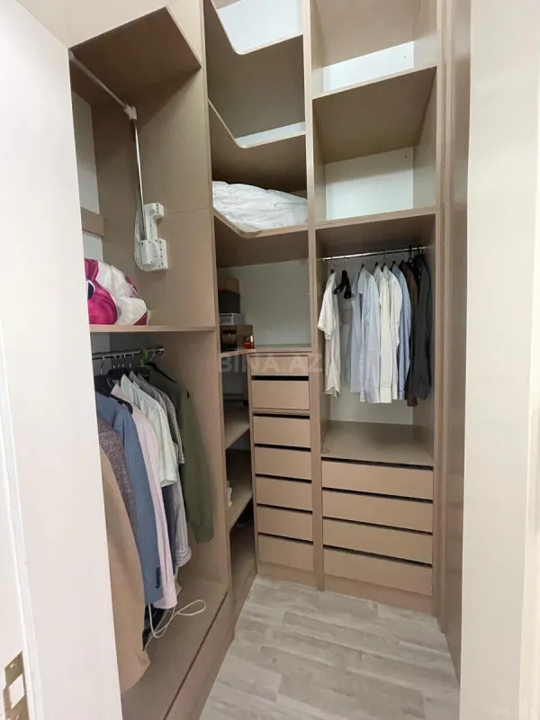 Satılır 3 otaqlı mənzil 126 m²