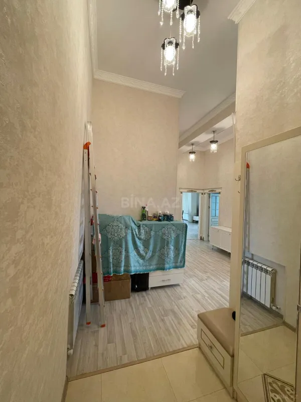 Satılır 3 otaqlı mənzil 126 m²