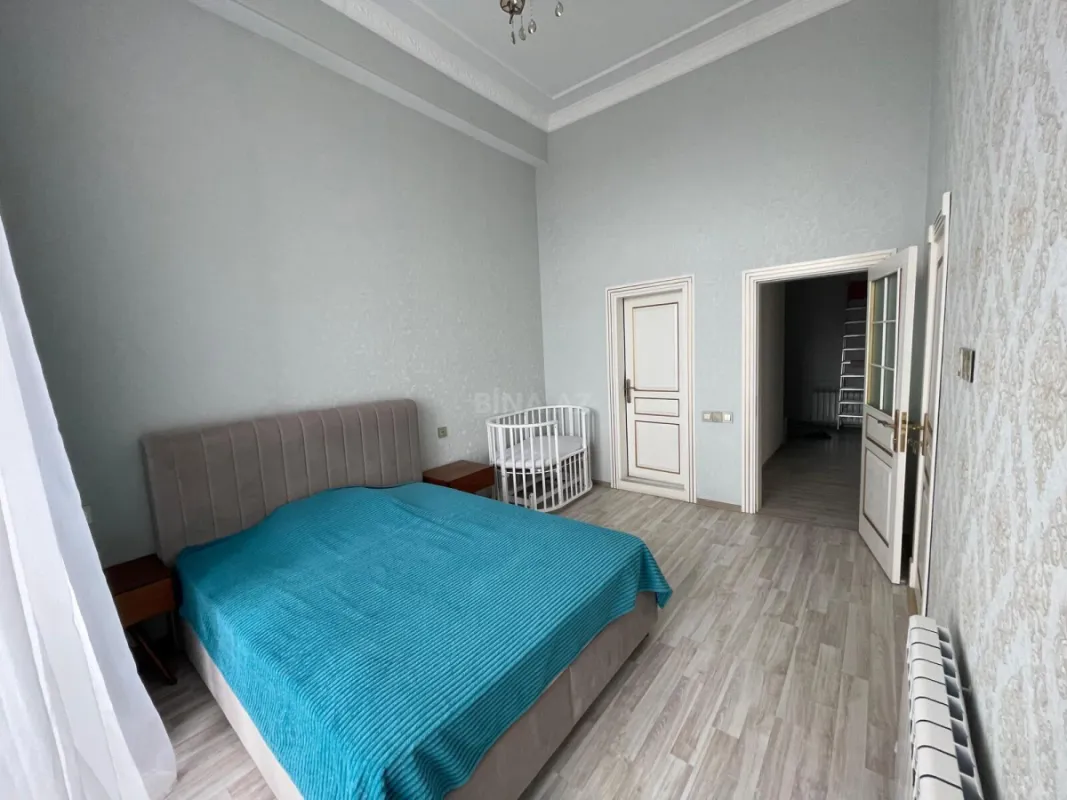 Satılır 3 otaqlı mənzil 126 m²