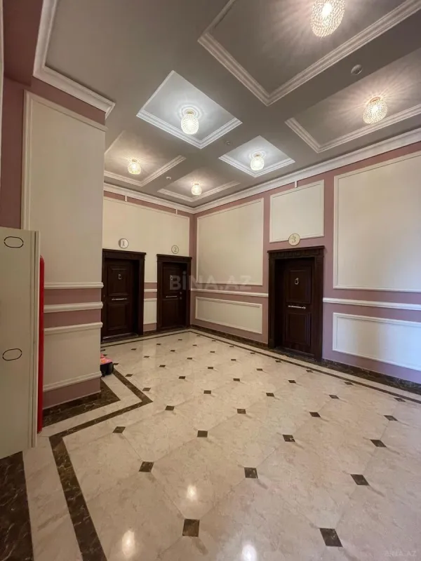 Satılır 3 otaqlı mənzil 126 m²