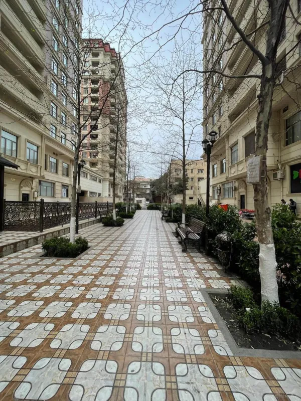 Satılır 3 otaqlı mənzil 126 m²