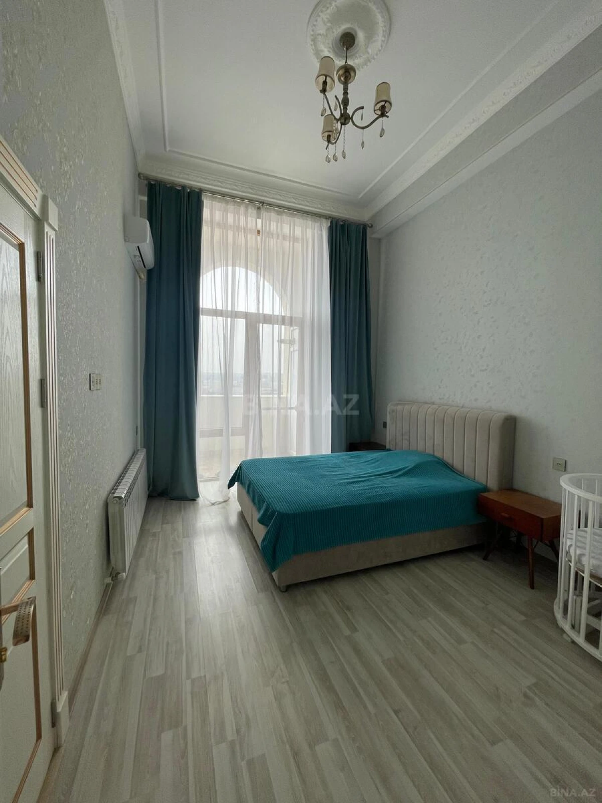 Satılır 3 otaqlı mənzil 126 m²