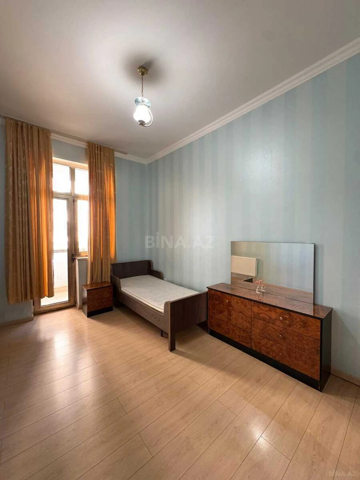 Kirayə verilir 4 otaqlı mənzil 147 m²