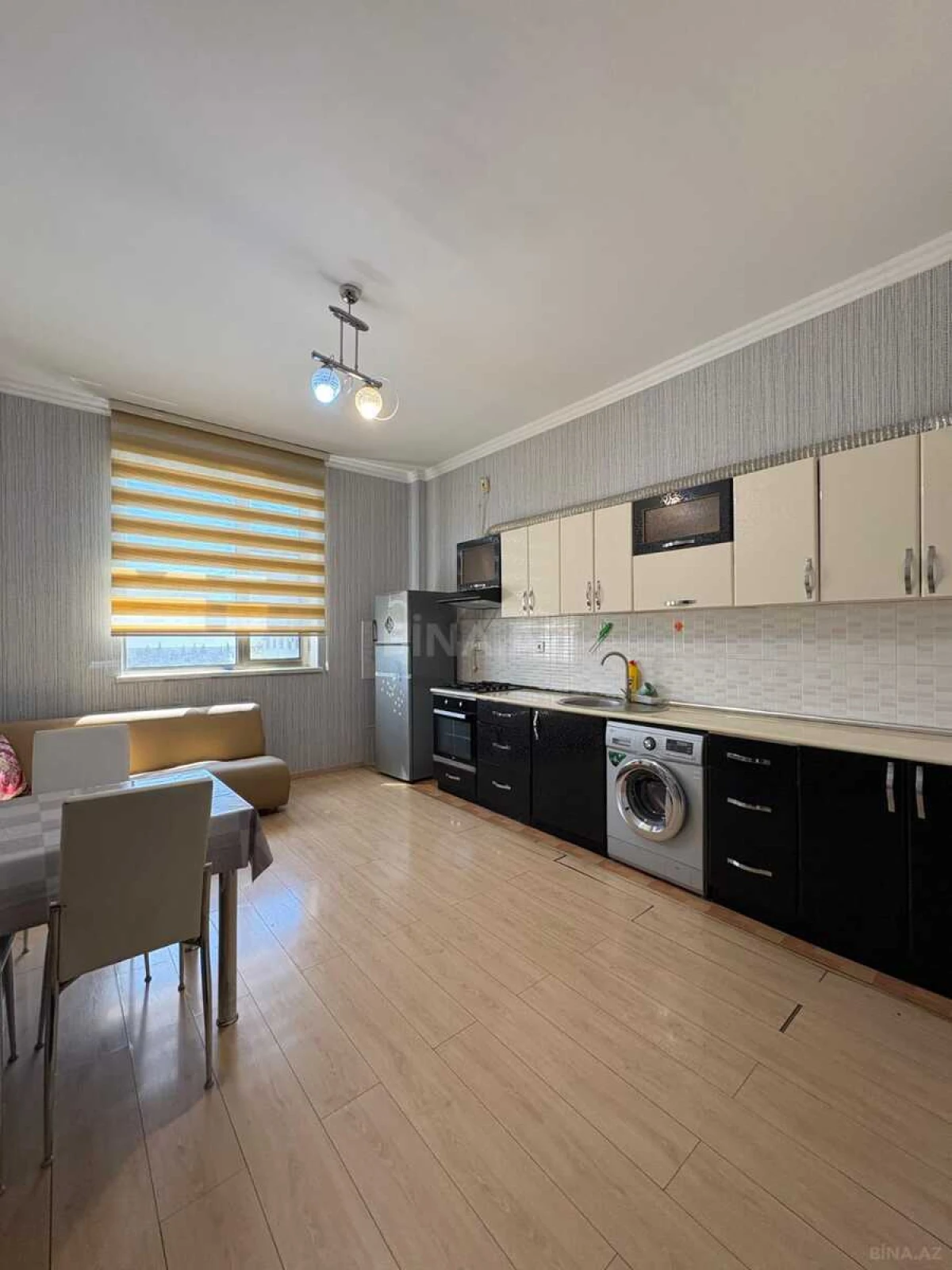 Kirayə verilir 4 otaqlı mənzil 147 m²