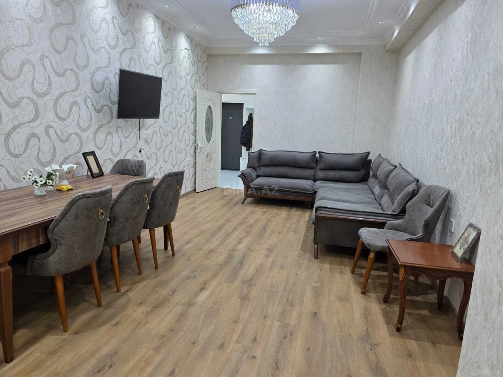 Kirayə verilir 3 otaqlı mənzil 103 m²