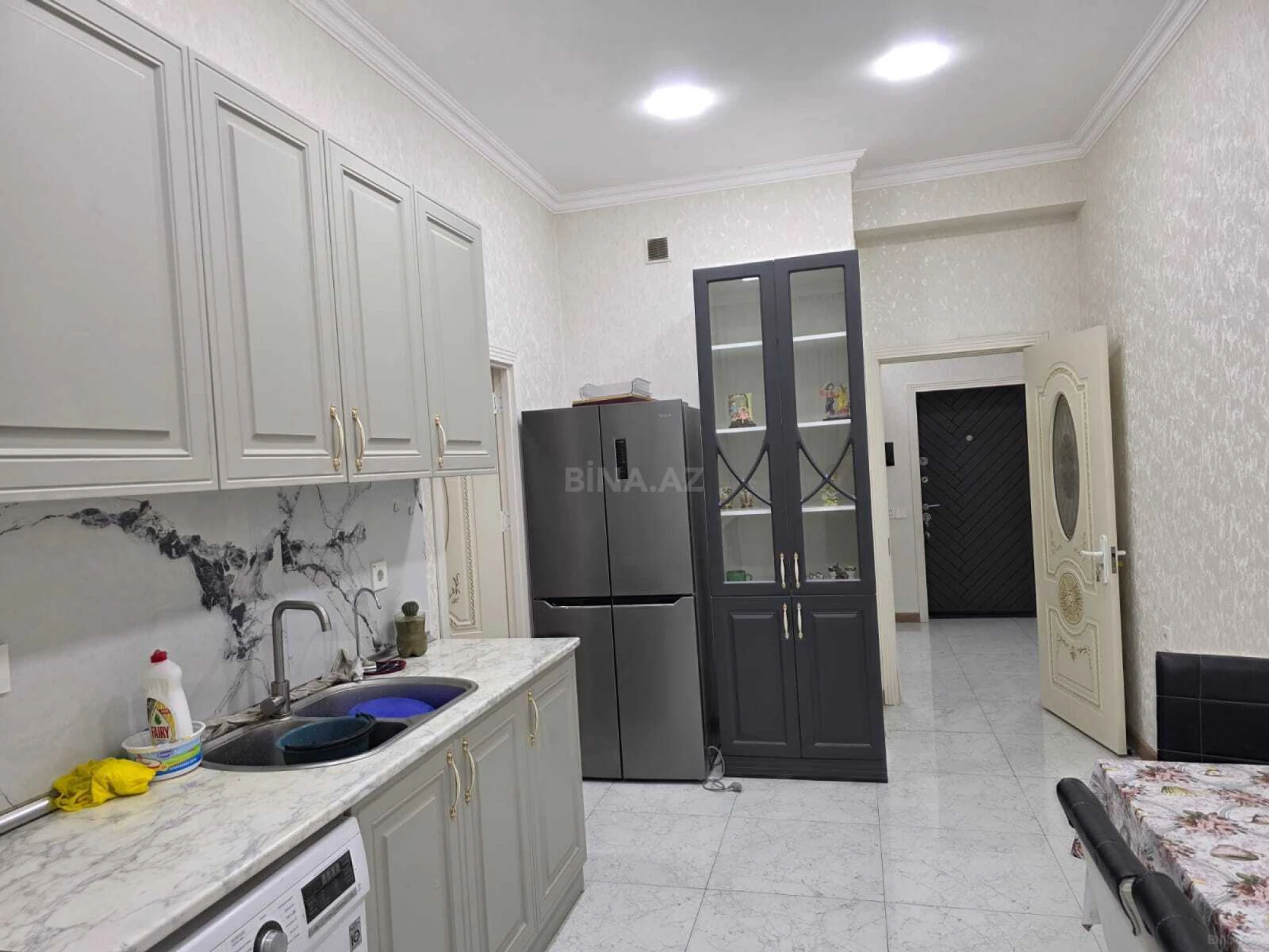 Kirayə verilir 3 otaqlı mənzil 103 m²
