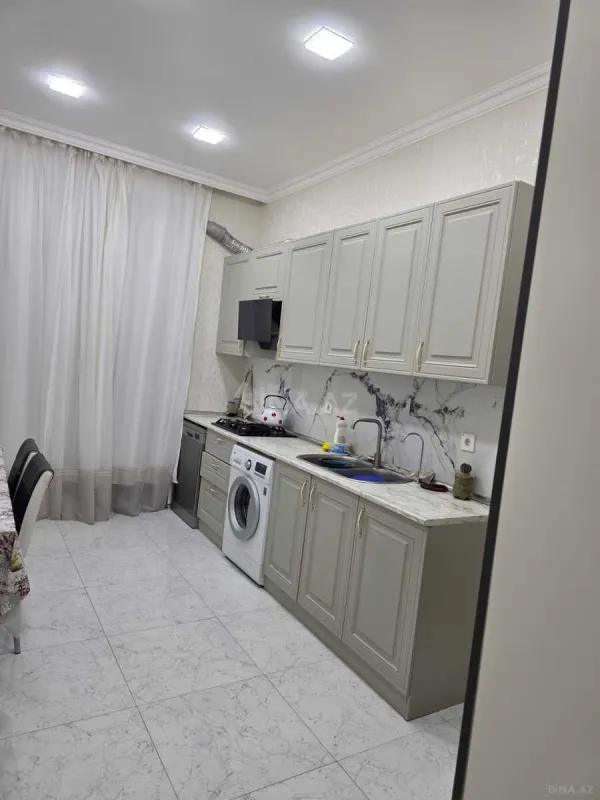 Kirayə verilir 3 otaqlı mənzil 103 m²