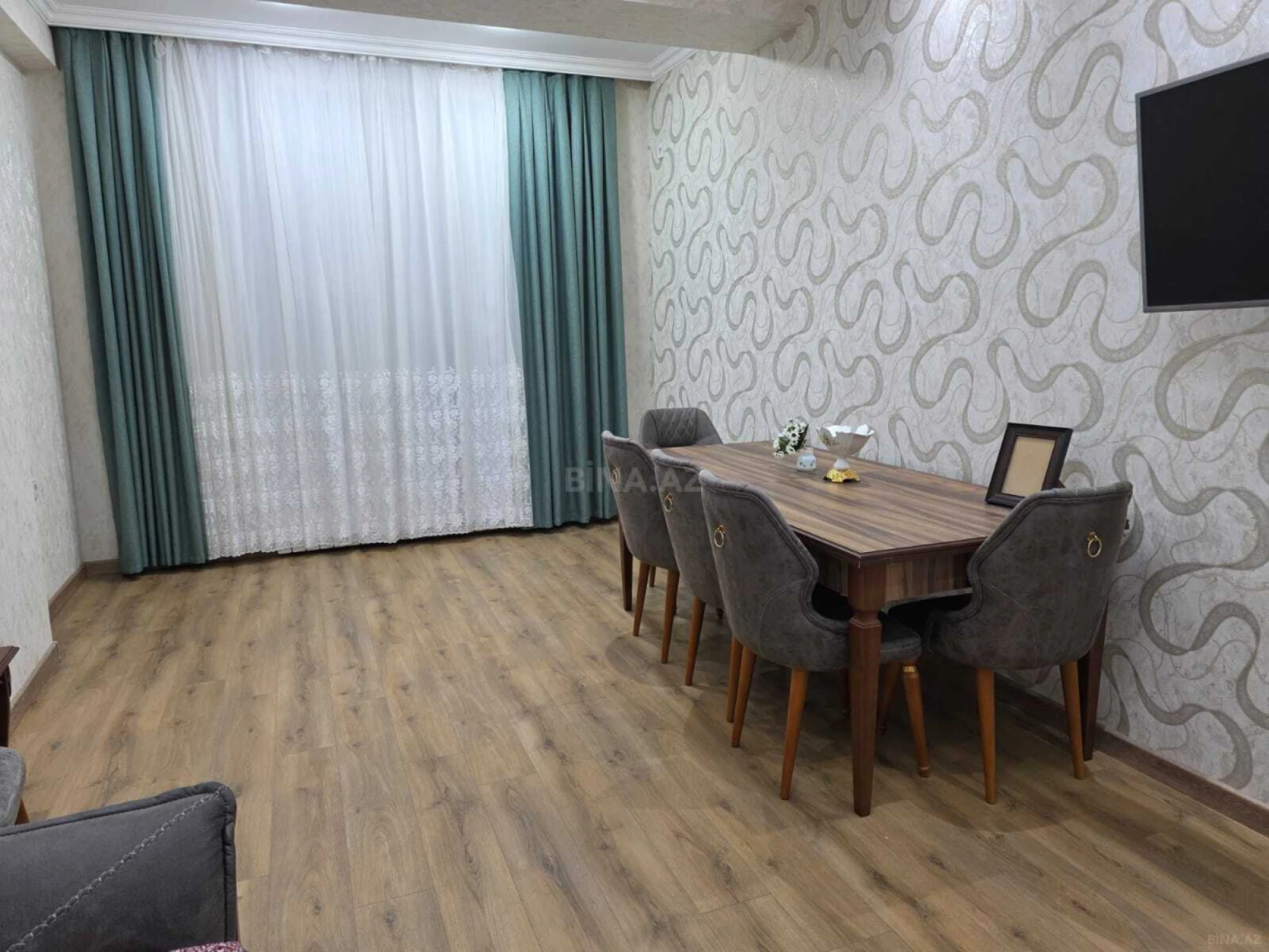 Kirayə verilir 3 otaqlı mənzil 103 m²