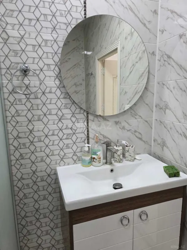 Kirayə verilir 3 otaqlı mənzil 103 m²