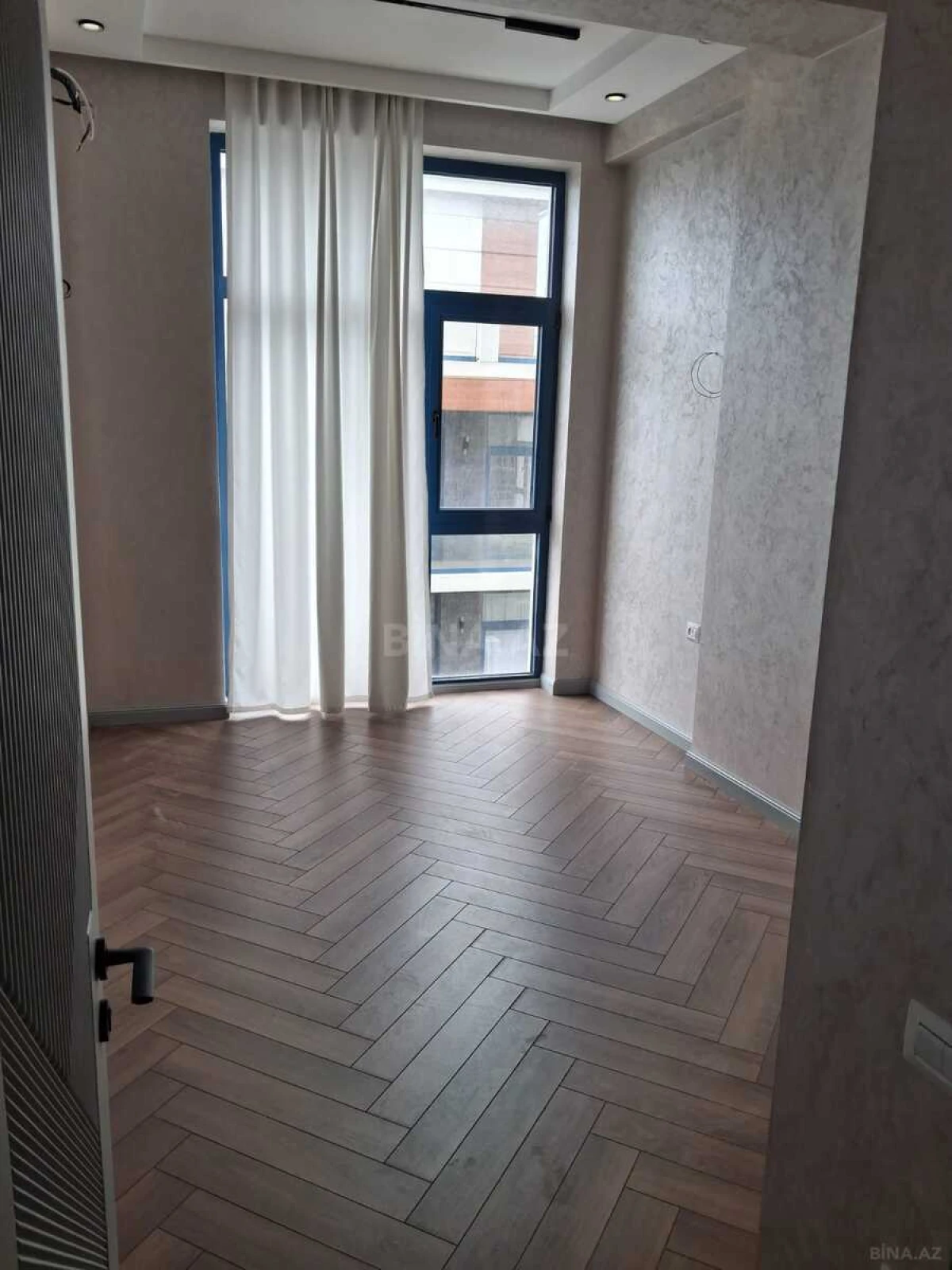 Satılır 2 otaqlı mənzil 85 m²