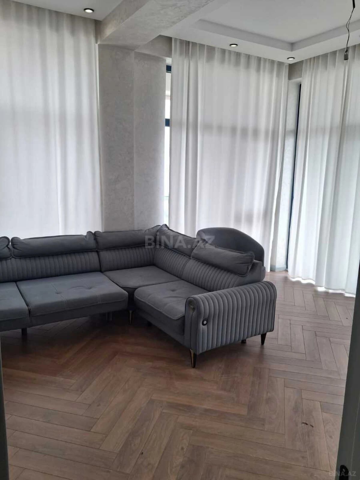 Satılır 2 otaqlı mənzil 85 m²