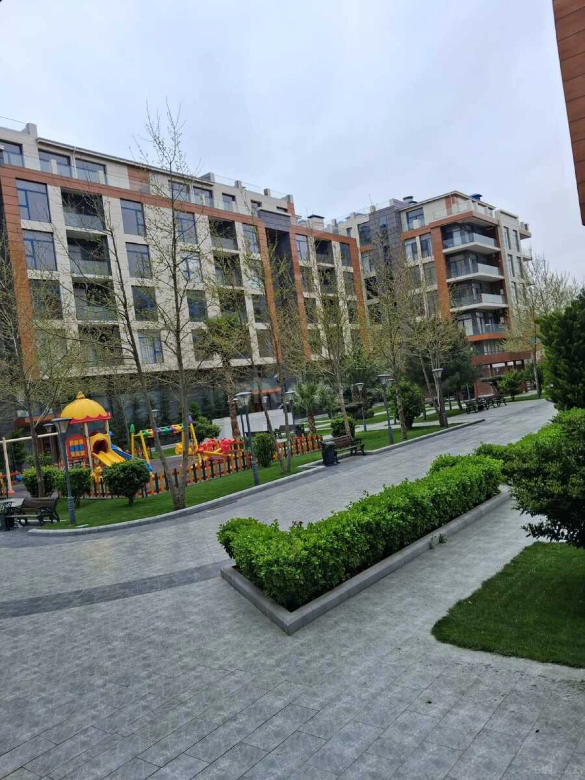 Satılır 2 otaqlı mənzil 85 m²