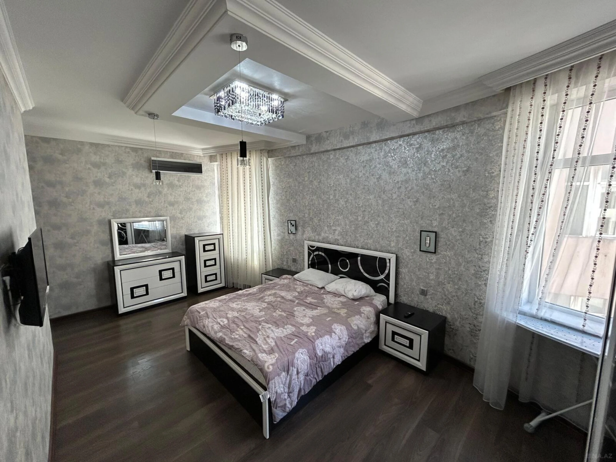 Kirayə verilir 4 otaqlı mənzil 180 m²