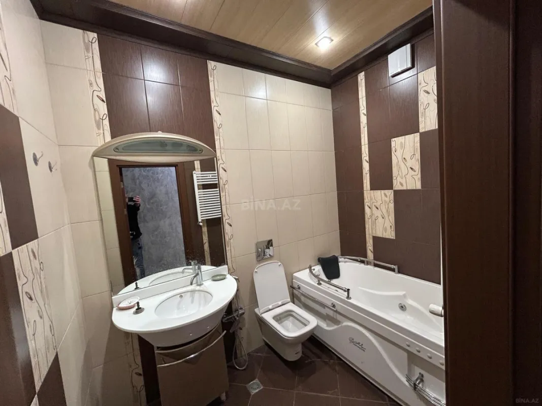 Kirayə verilir 4 otaqlı mənzil 180 m²