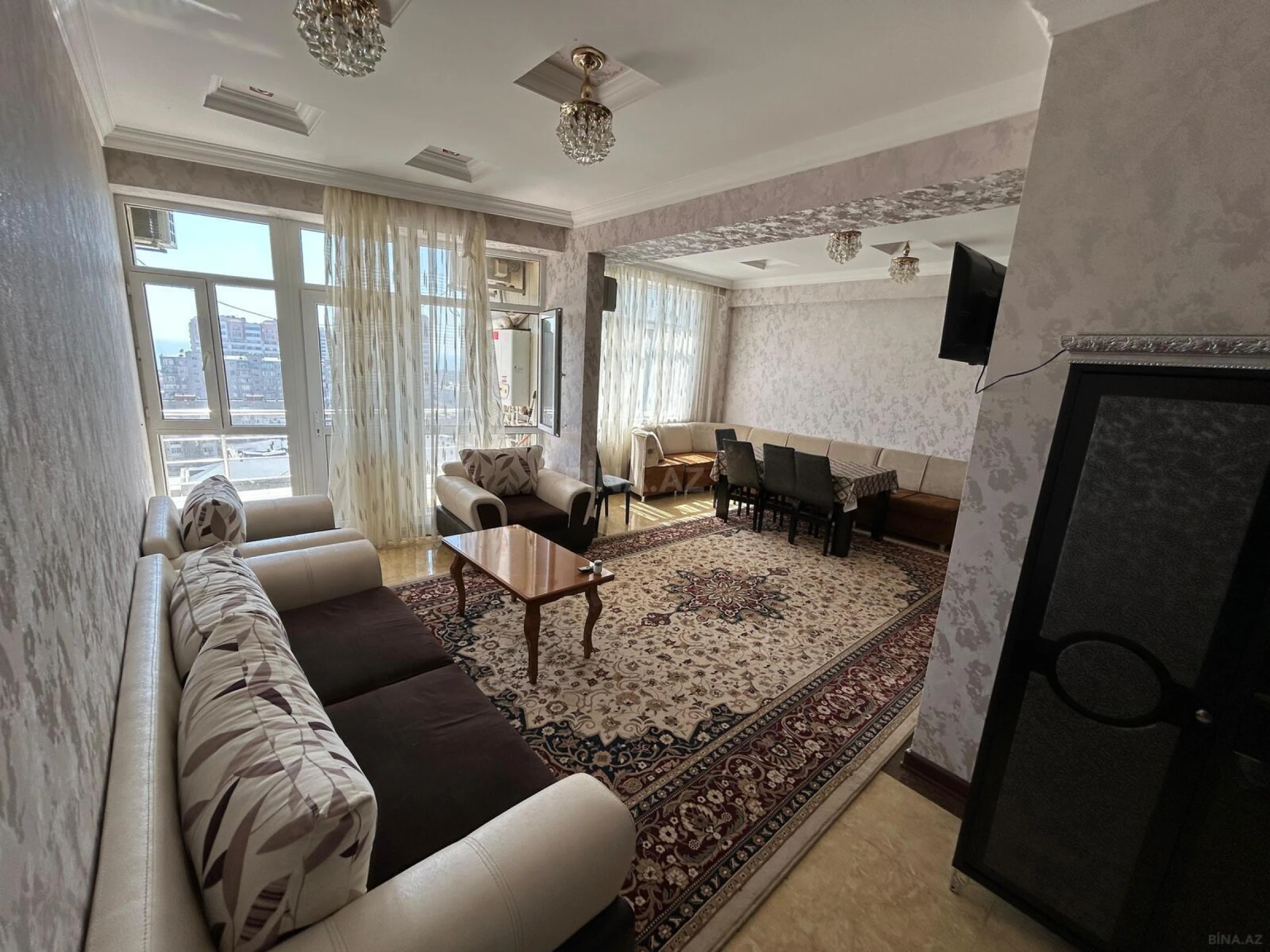 Kirayə verilir 4 otaqlı mənzil 180 m²