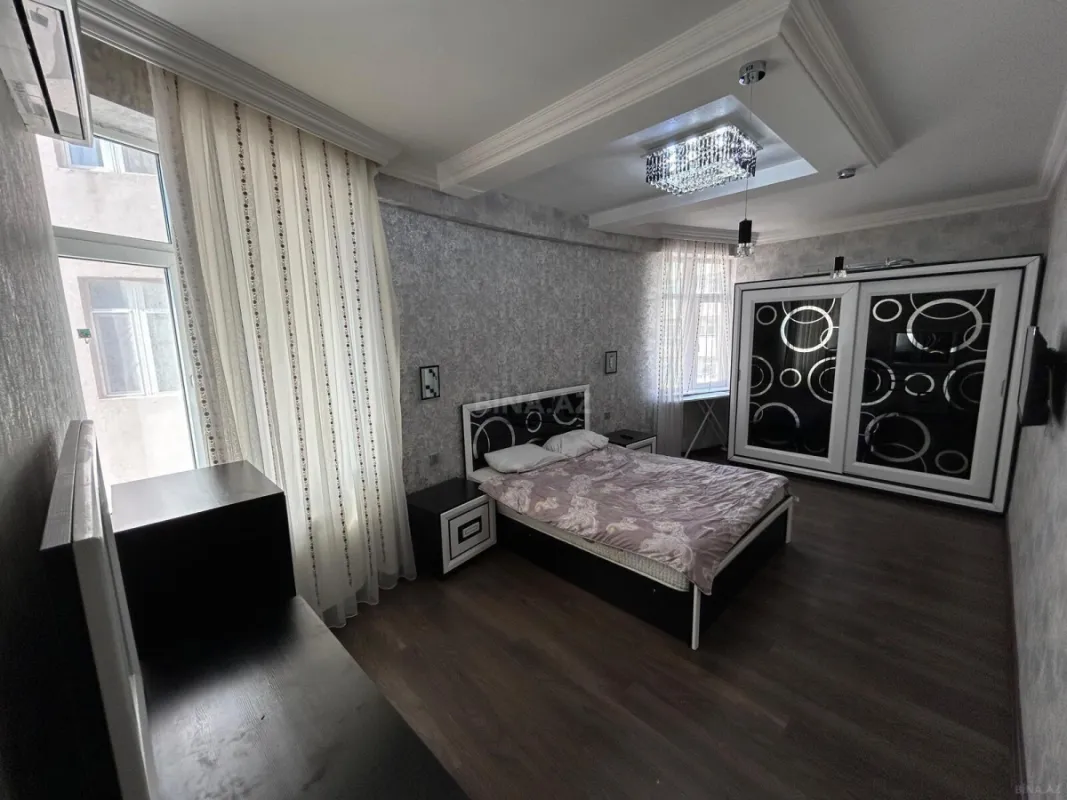 Kirayə verilir 4 otaqlı mənzil 180 m²