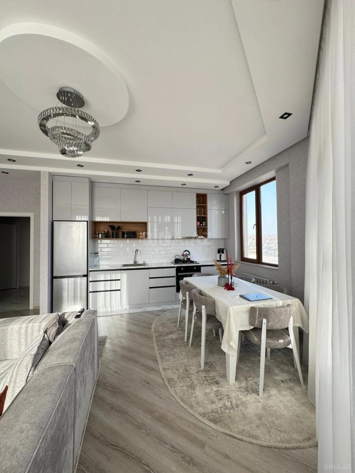 Satılır 2 otaqlı mənzil 73 m²