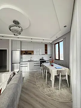 Satılır 2 otaqlı mənzil 73 m²