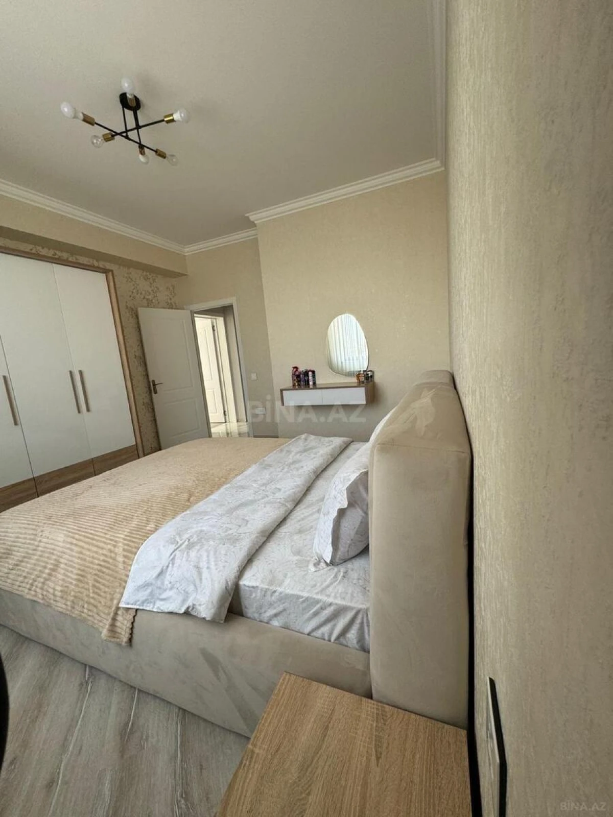Satılır 2 otaqlı mənzil 73 m²