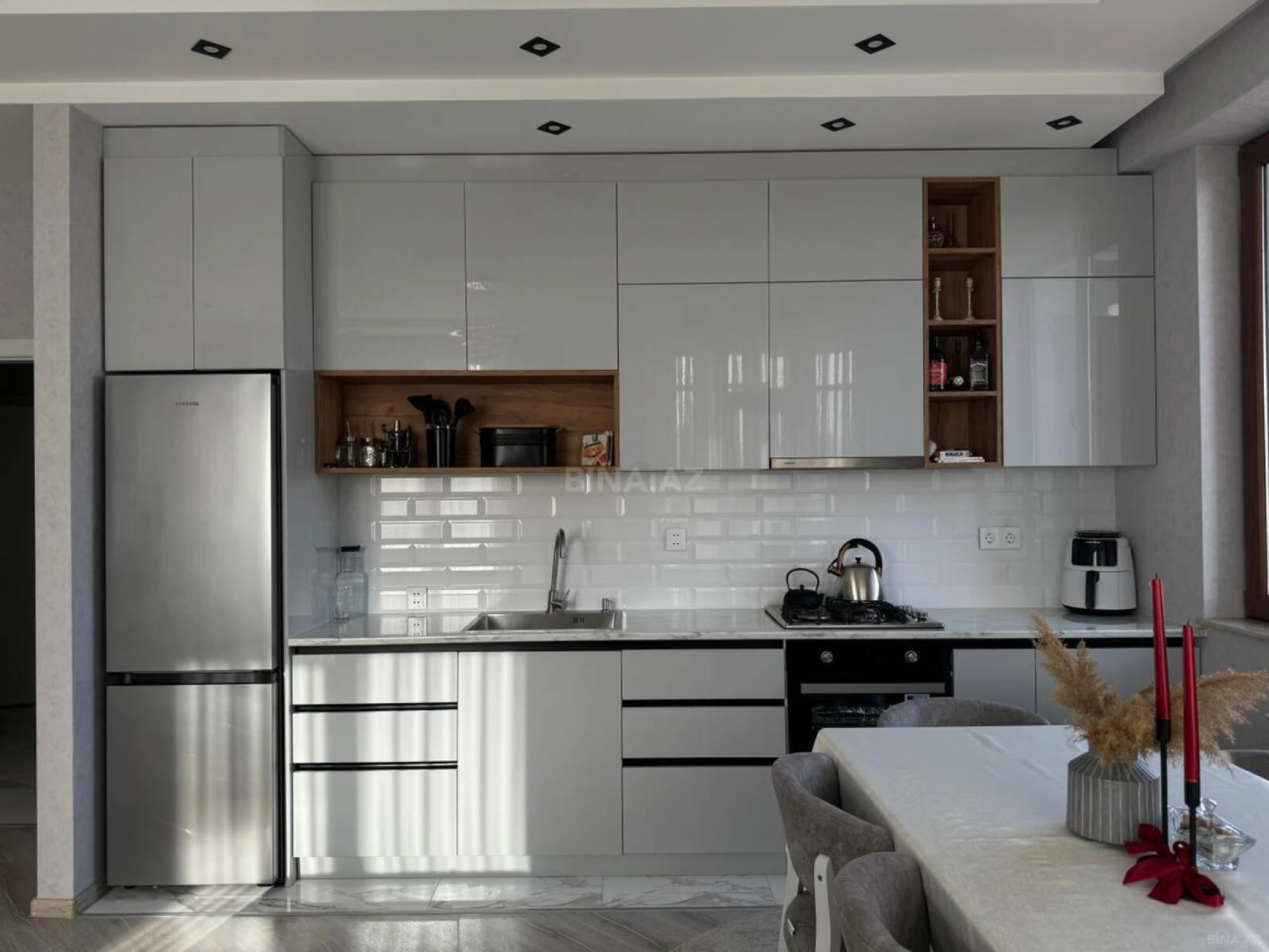 Satılır 2 otaqlı mənzil 73 m²