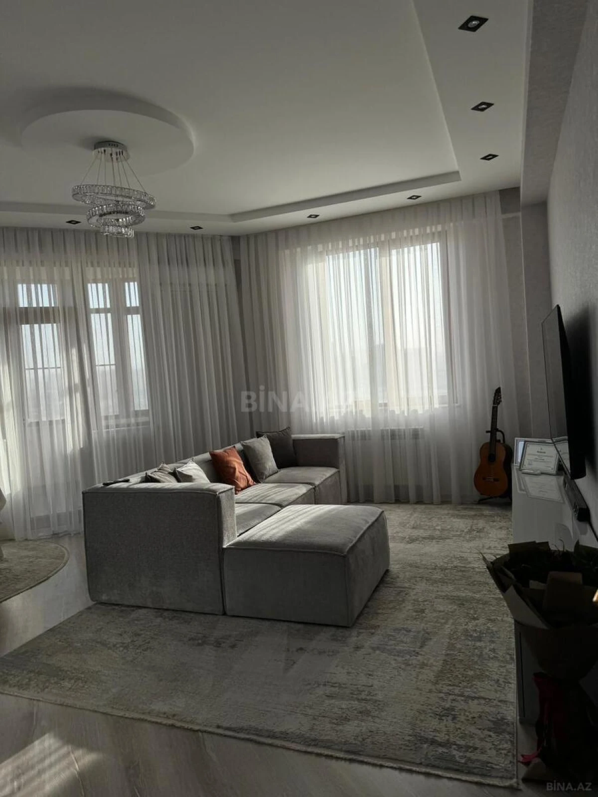 Satılır 2 otaqlı mənzil 73 m²