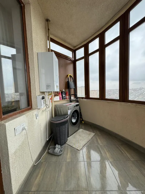 Satılır 2 otaqlı mənzil 73 m²