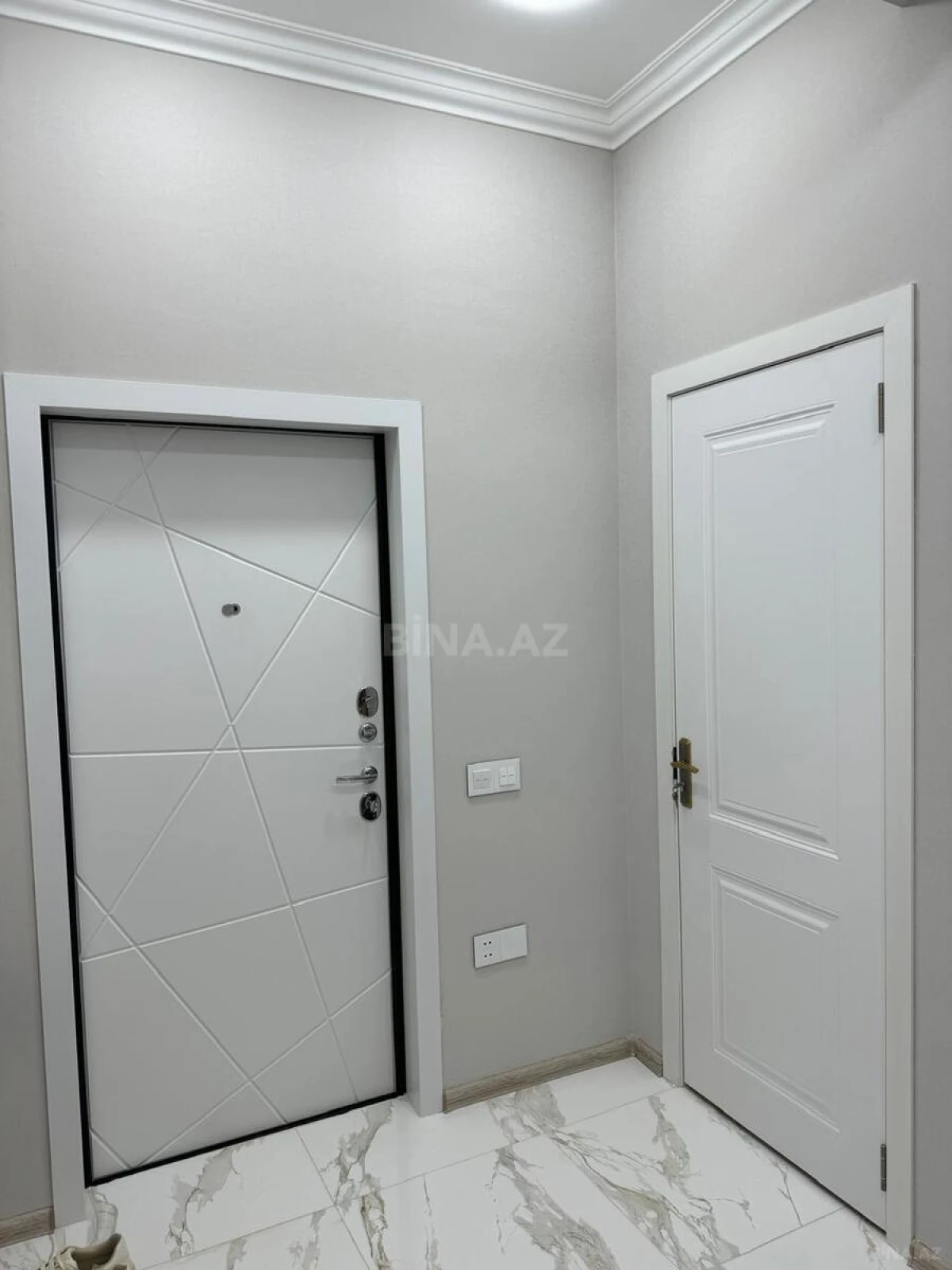 Satılır 2 otaqlı mənzil 73 m²