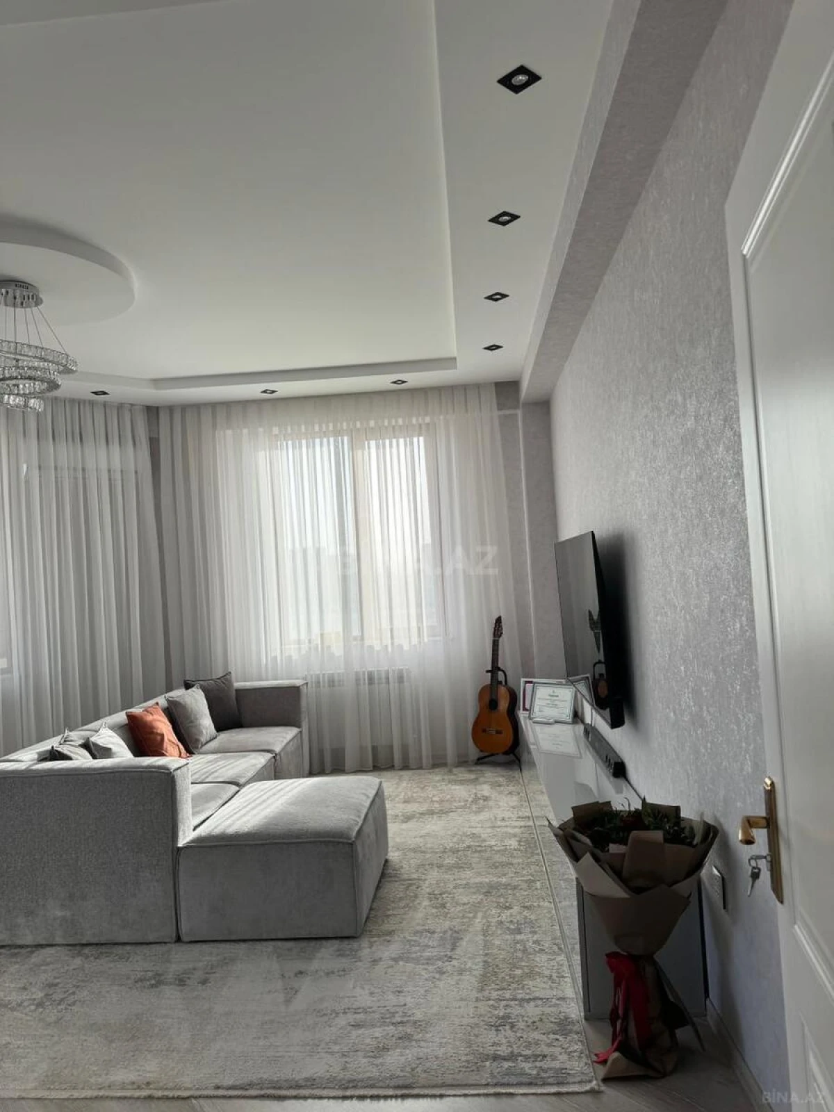 Satılır 2 otaqlı mənzil 73 m²