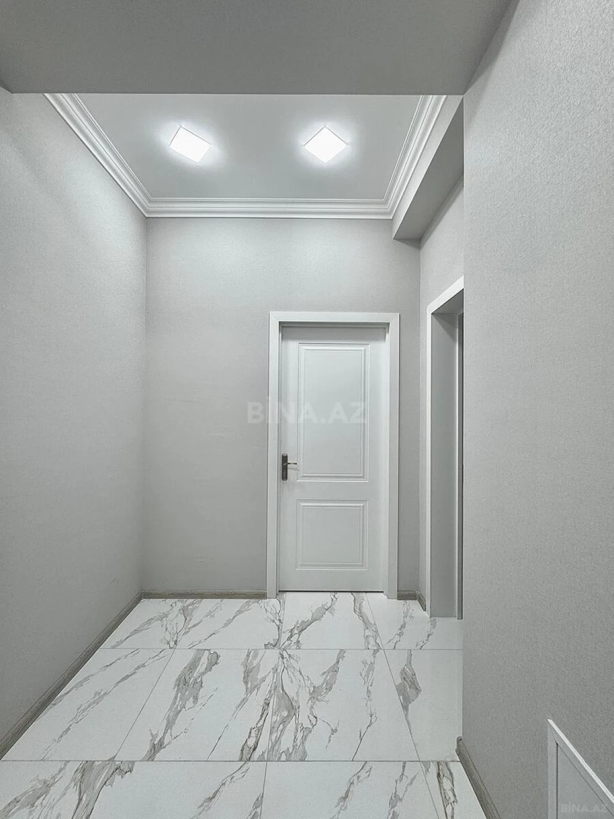 Satılır 2 otaqlı mənzil 73 m²