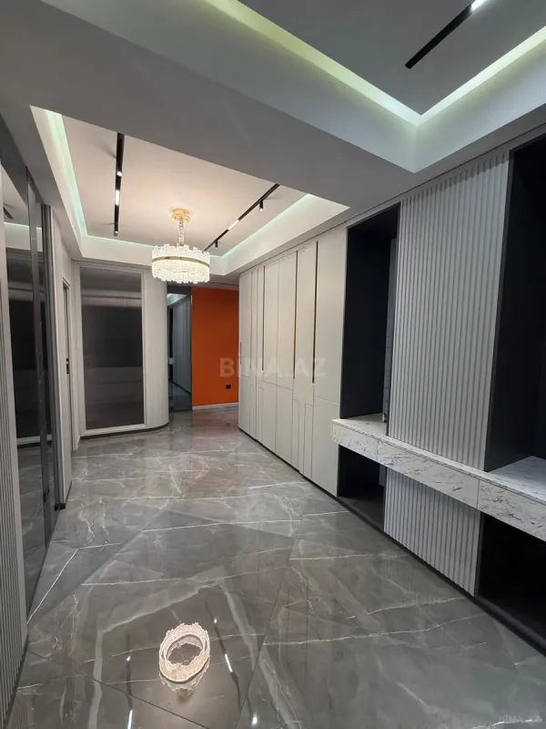 Satılır 3 otaqlı mənzil 145 m²