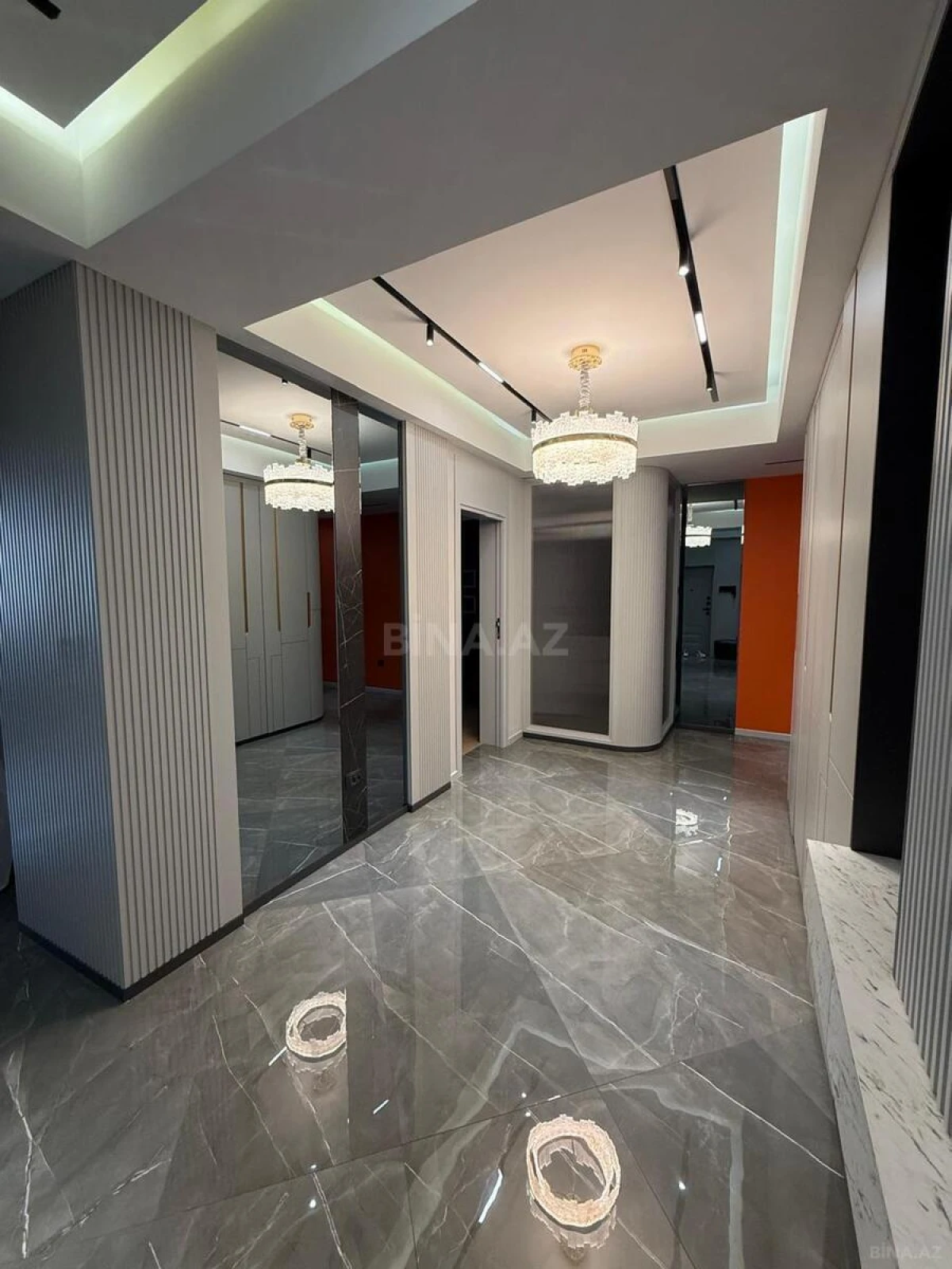 Satılır 3 otaqlı mənzil 145 m²