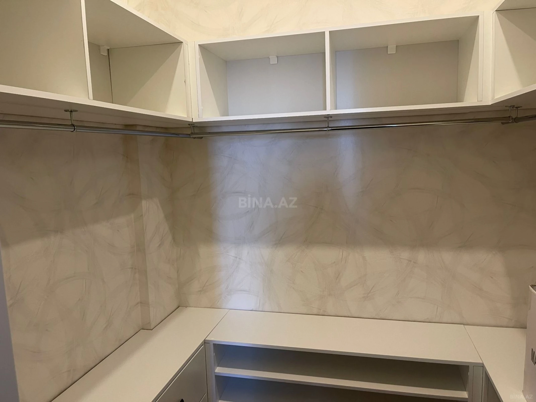 Kirayə verilir 2 otaqlı mənzil 97 m²