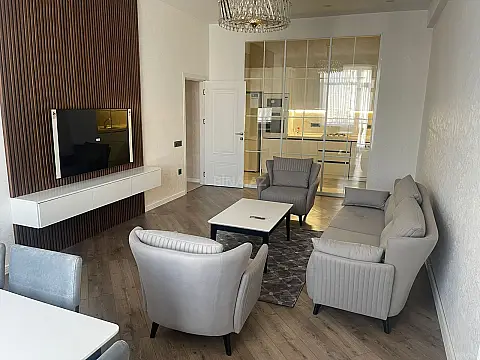 Kirayə verilir 2 otaqlı mənzil 97 m² — Bakı 2 otaq 97.00 m²