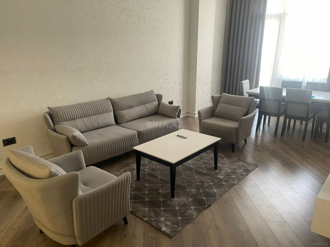 Kirayə verilir 2 otaqlı mənzil 97 m²