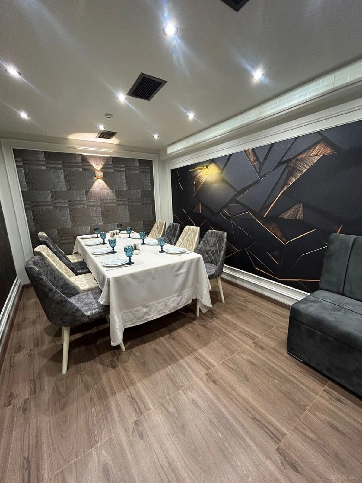 Satılır obyekt 550 m²