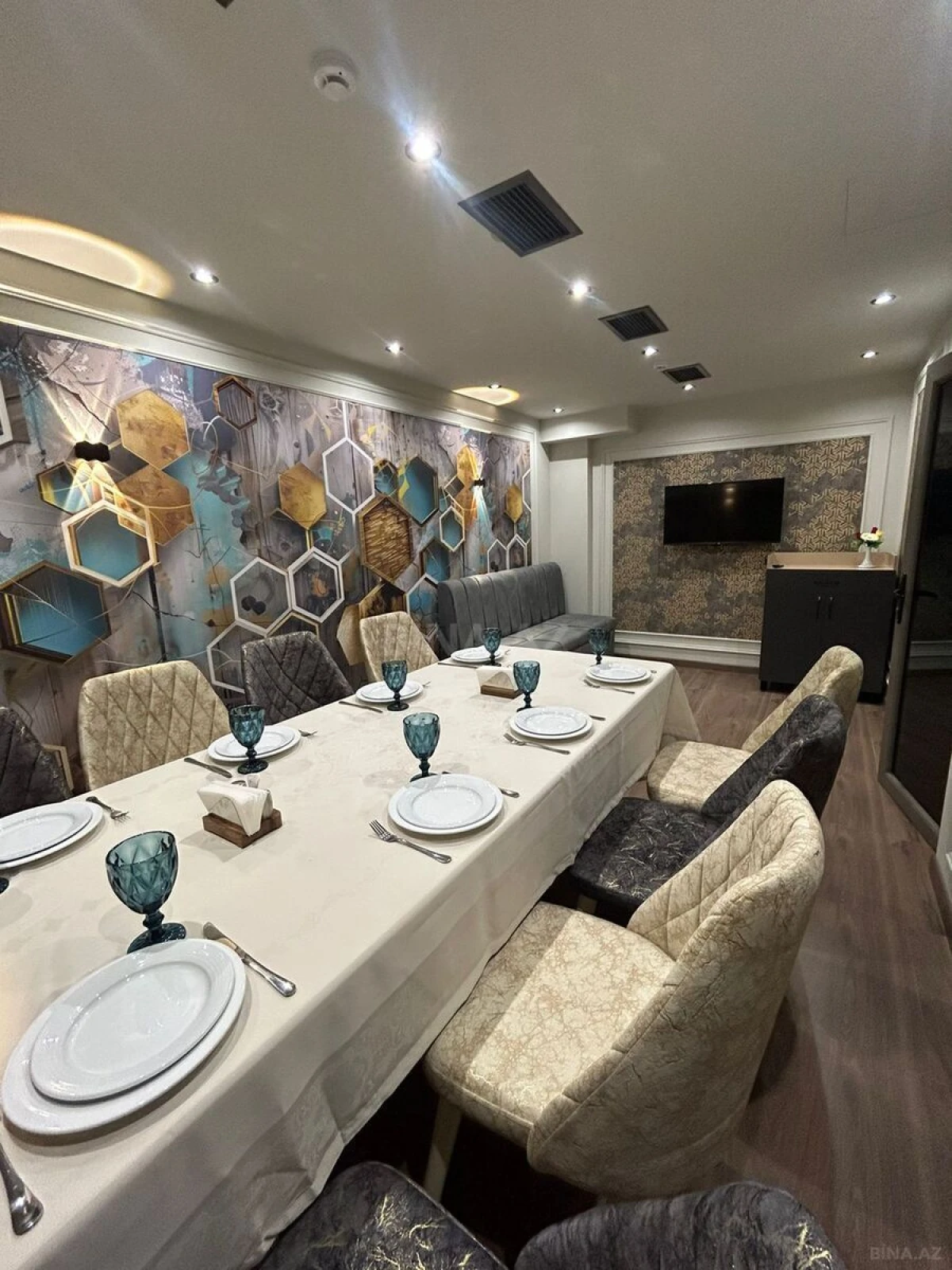 Satılır obyekt 550 m²