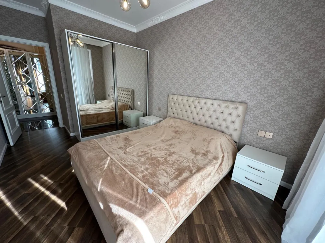 Kirayə verilir 2 otaqlı mənzil 65.1 m²