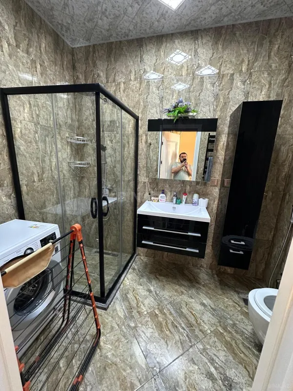 Kirayə verilir 2 otaqlı mənzil 65.1 m²