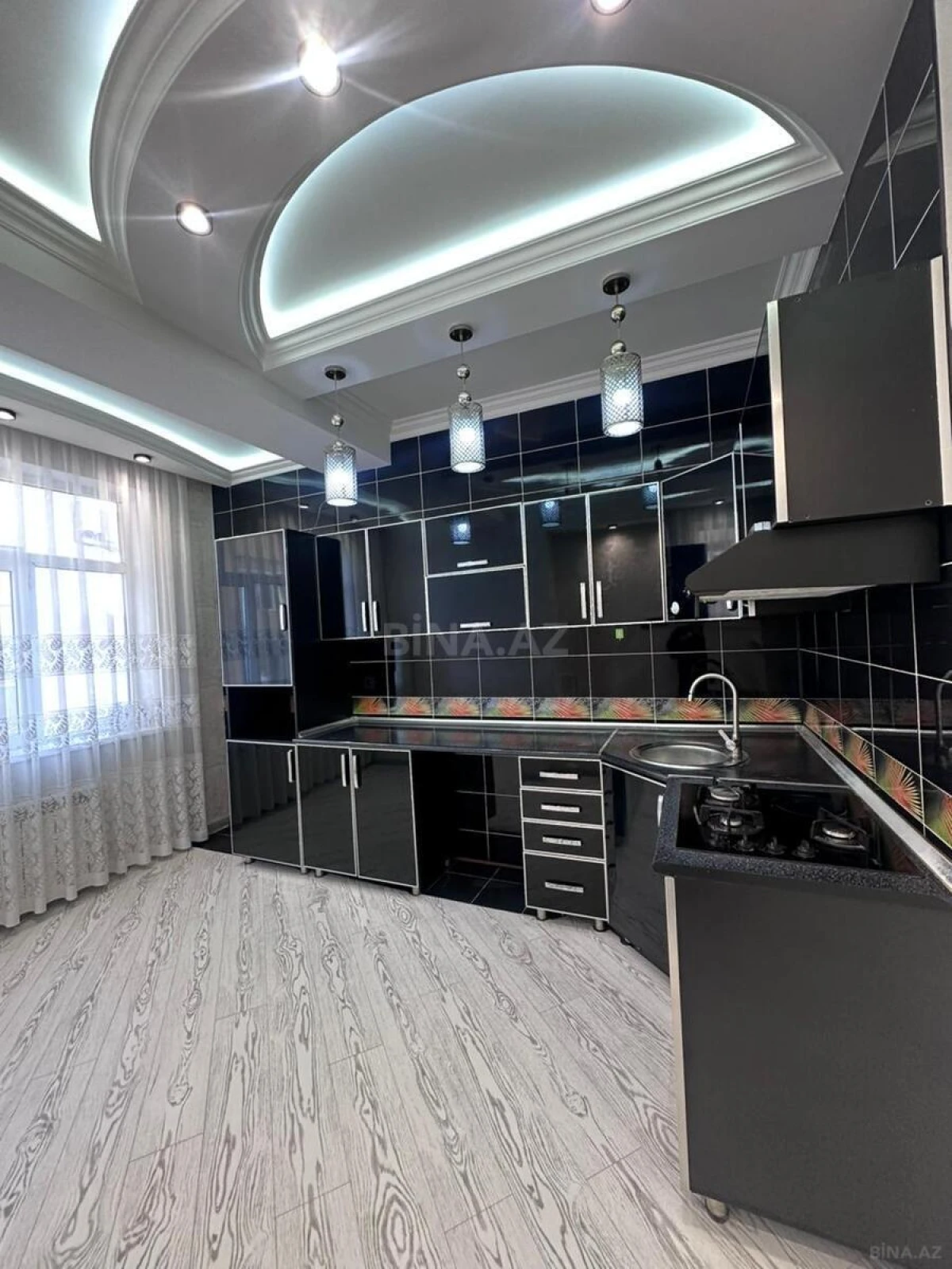 Satılır 2 otaqlı mənzil 77 m²