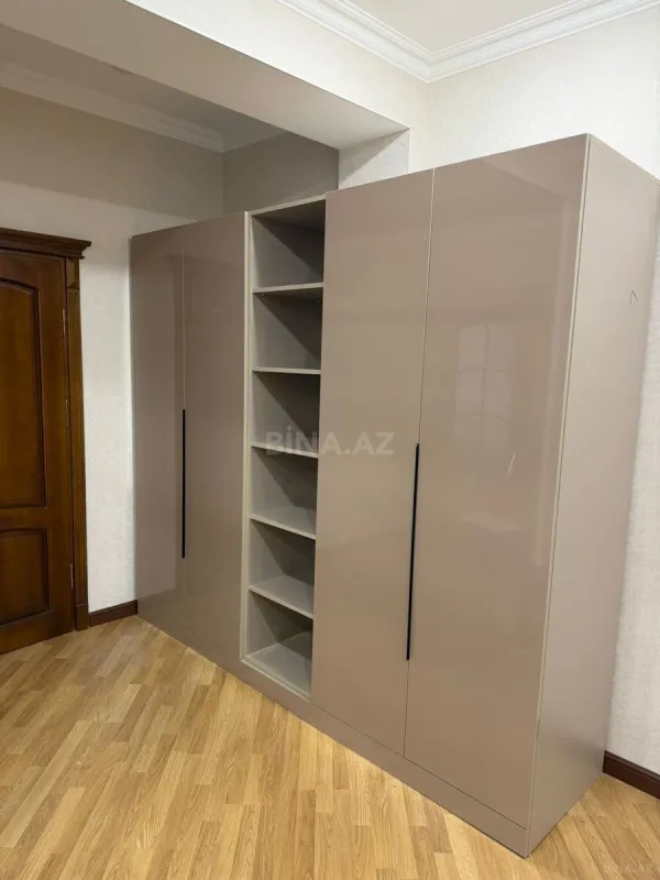 Kirayə verilir 3 otaqlı mənzil 130 m²