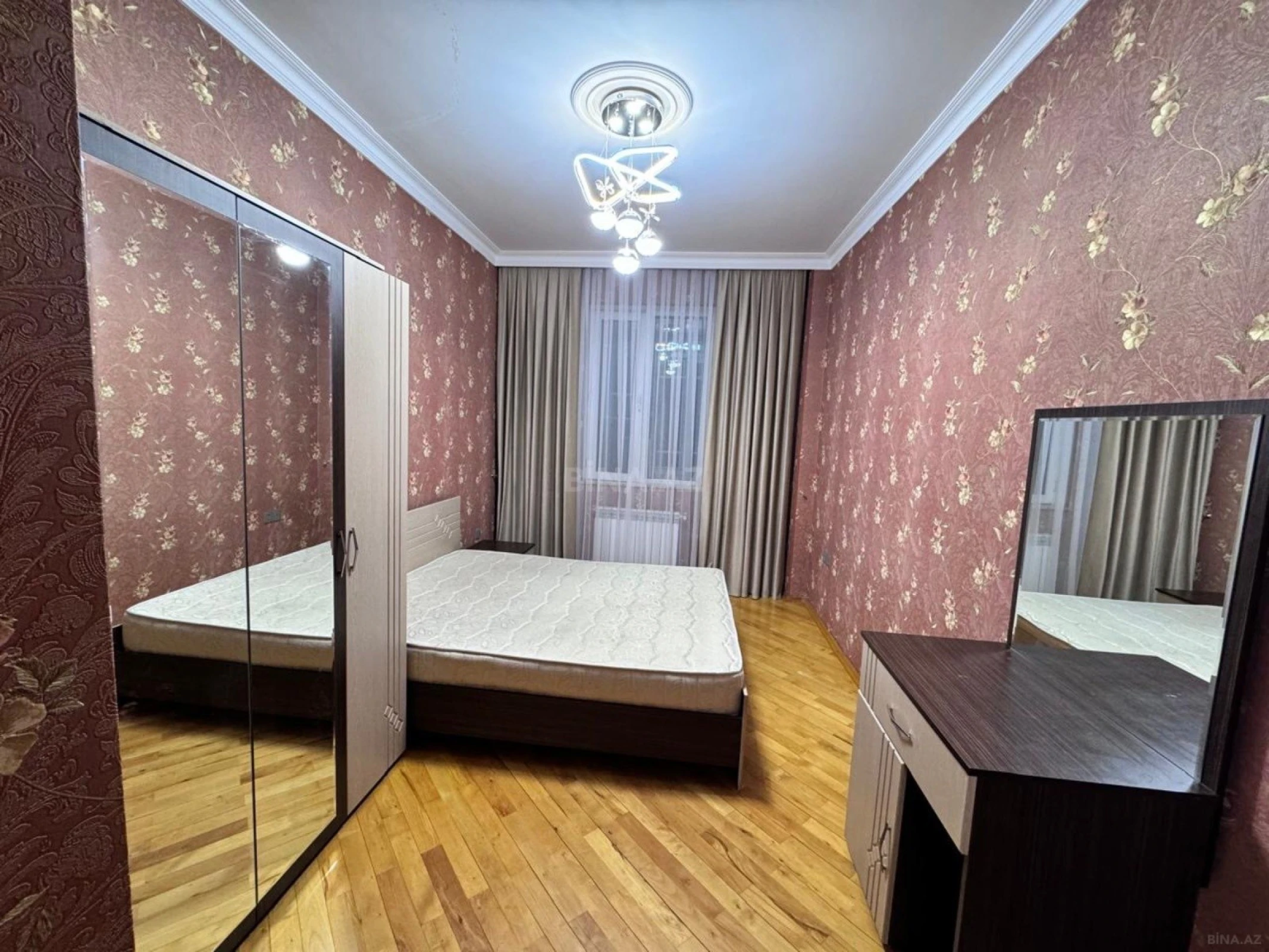 Satılır 3 otaqlı mənzil 103 m²